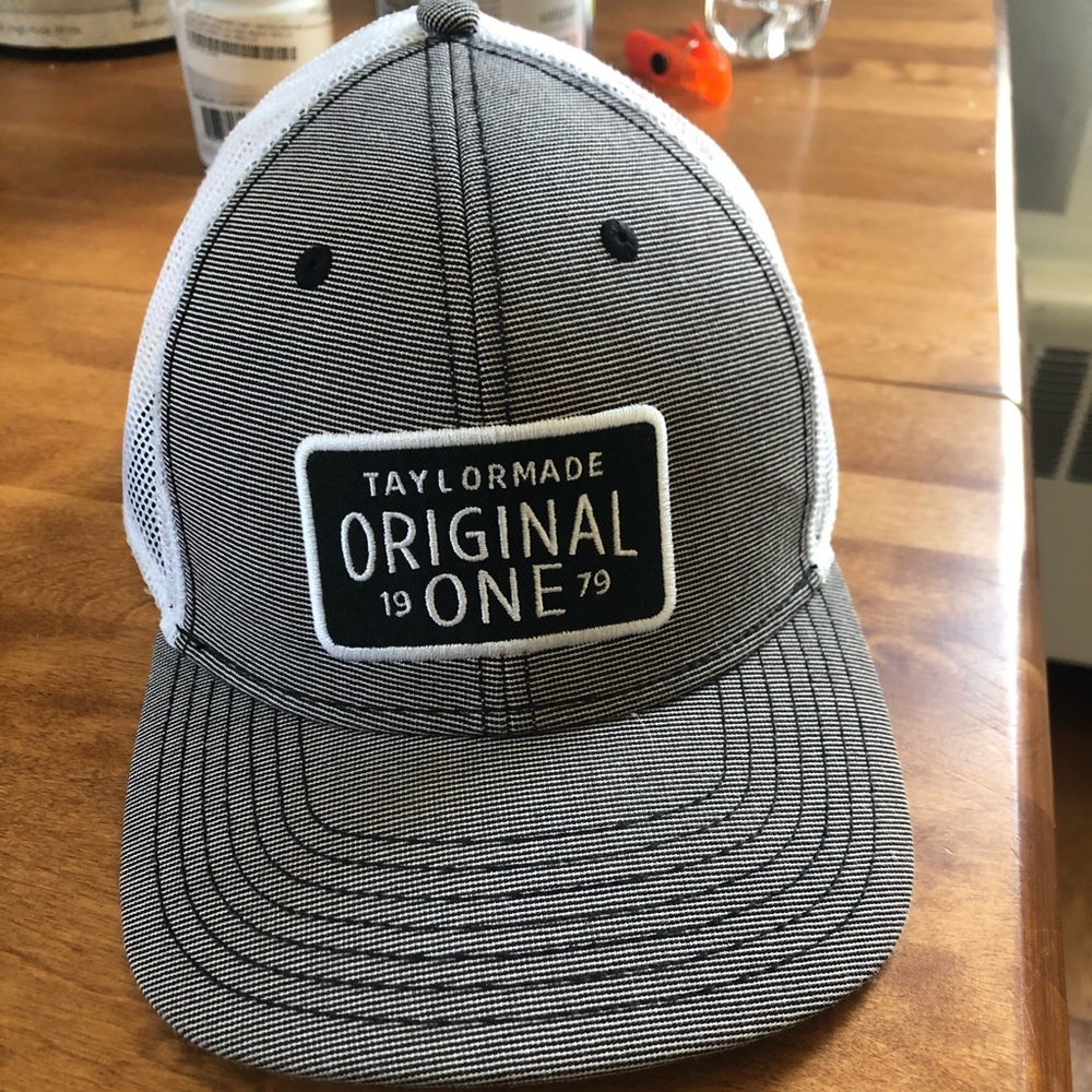 Men’s taylormade hat